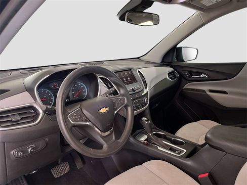 Used 2020 Chevrolet Equinox LS w/ LS Convenience Package image 9