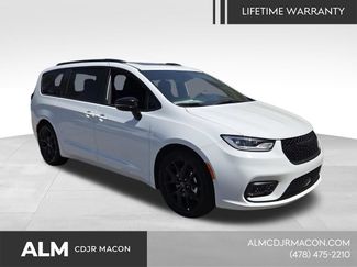 New 2026 Chrysler Pacifica Limited w/ S Appearance Package FWD video 1