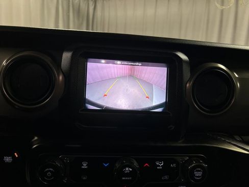 Used 2022 Jeep Wrangler Unlimited Sport image 18