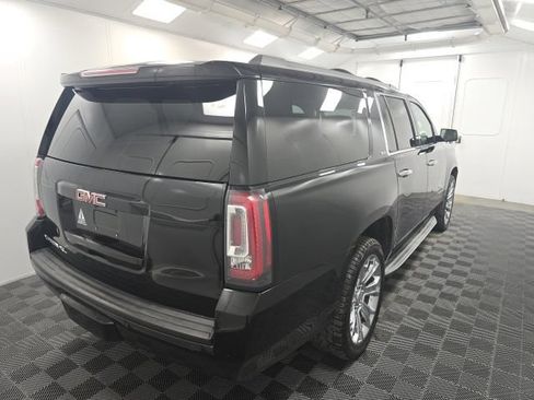 Used 2016 GMC Yukon XL SLT w/ Open Road Package AWD/4WD image 5