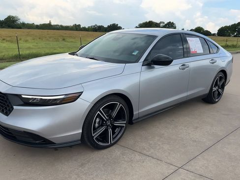 Used 2026 Honda Accord SE image 5