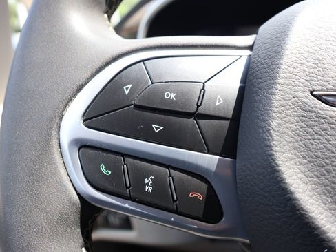 Used 2023 Chrysler Pacifica Limited w/ Uconnect Theater Family Group AWD/4WD image 16
