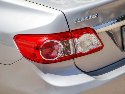 Used 2013 Toyota Corolla L FWD image 7