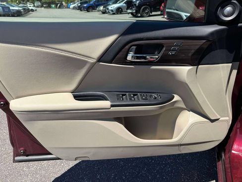 Used 2017 Honda Accord EX-L image 19