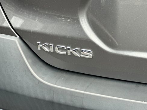Used 2018 Nissan Kicks S image 46