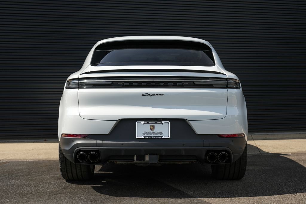 Certified 2024 Porsche Cayenne Coupe AWD/4WD image 14