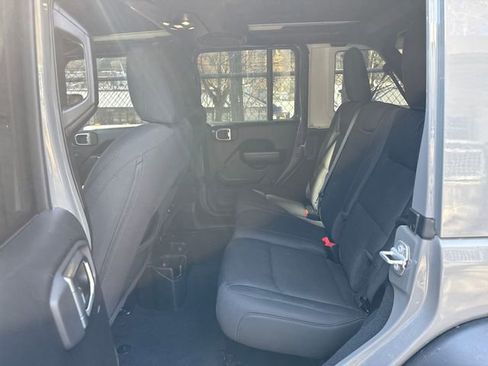 Used 2022 Jeep Wrangler Unlimited Sport image 14