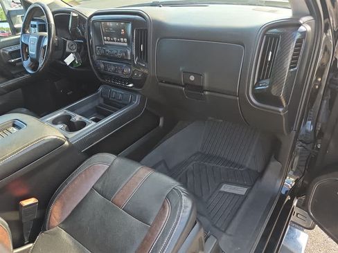 Used 2016 GMC Sierra 2500 SLT w/ All-Terrain HD Package AWD/4WD image 11
