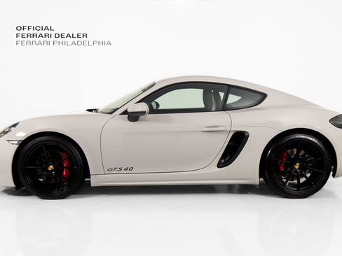 Used 2024 Porsche 718 Cayman GTS RWD image 5