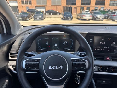Used 2025 Kia Sportage LX FWD image 33