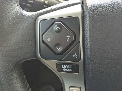 Used 2022 Toyota 4Runner Limited AWD/4WD image 26