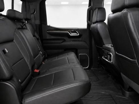 Used 2025 GMC Sierra 1500 Elevation w/ Elevation Premium Package AWD/4WD image 18