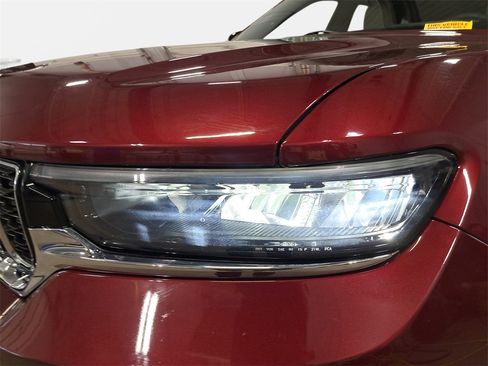 Certified 2023 Jeep Grand Cherokee Limited w/ Trailer Tow Prep Group (B) image 27