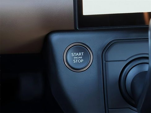 New 2026 Land Rover Defender 130 X-Dynamic SE image 26