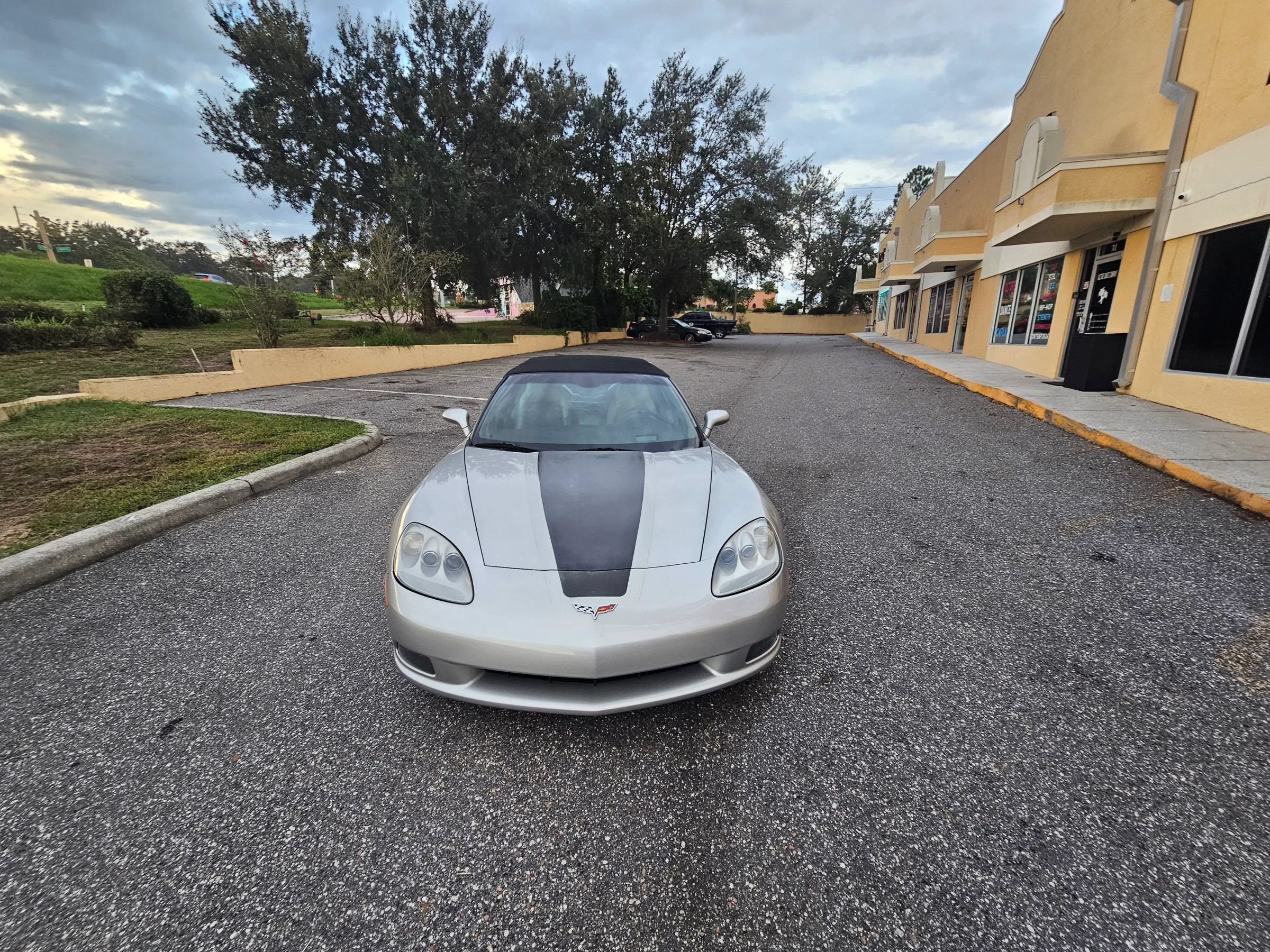 Used 2005 Chevrolet Corvette Convertible w/ Preferred Equipment Group RWD image 4