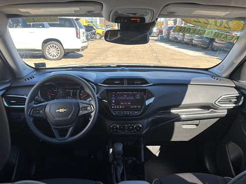 Used 2022 Chevrolet TrailBlazer LT w/ Convenience Package image 23