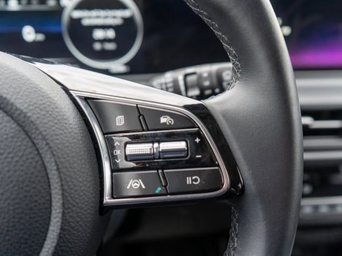 Used 2025 Kia Seltos EX image 22