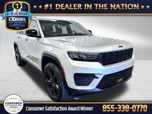 Used 2024 Jeep Grand Cherokee Altitude AWD/4WD image 1