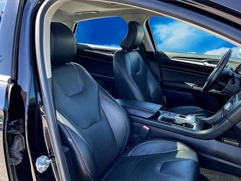 Certified 2019 Ford Fusion Titanium image 7