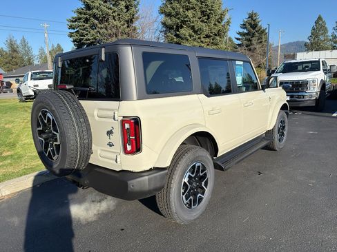 New 2025 Ford Bronco Outer Banks image 4