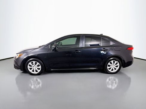 Used 2021 Toyota Corolla LE image 6