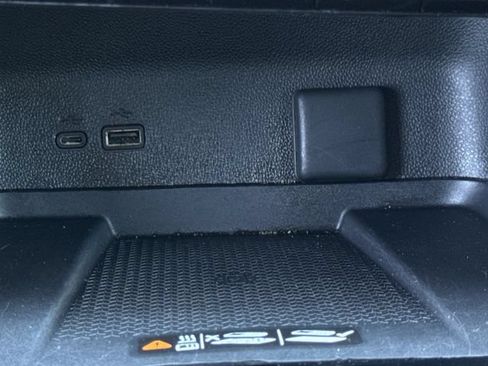 Certified 2026 Chevrolet Traverse LT FWD image 20