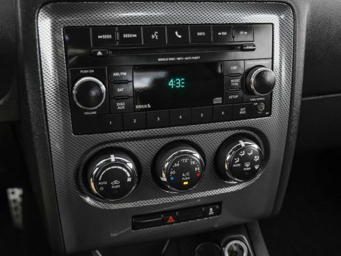 Used 2014 Dodge Challenger R/T image 19