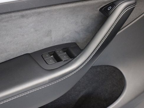 Used 2023 Tesla Model Y Long Range image 30