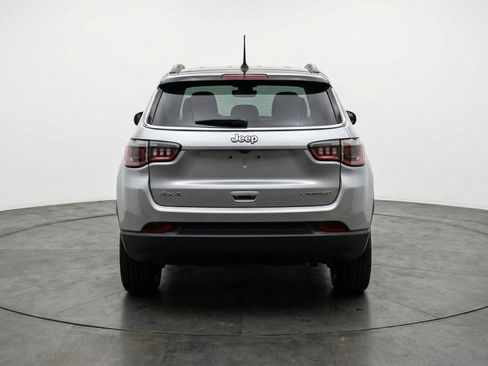 Used 2025 Jeep Compass Limited image 6