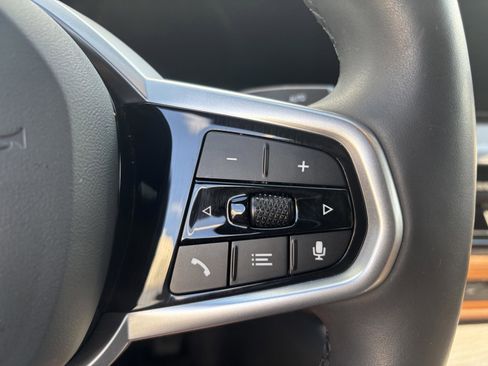 Used 2025 BMW i4 eDrive40 w/ M Sport Package image 9