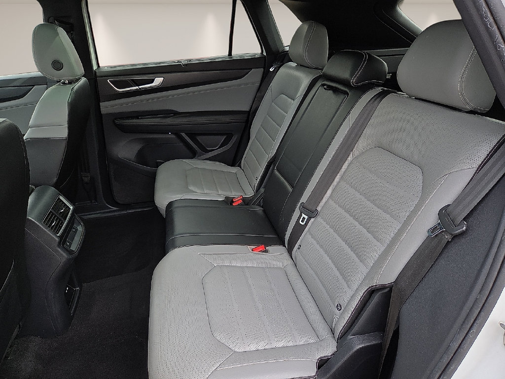 Used 2024 Volkswagen Atlas Cross Sport SEL R-Line AWD/4WD image 13