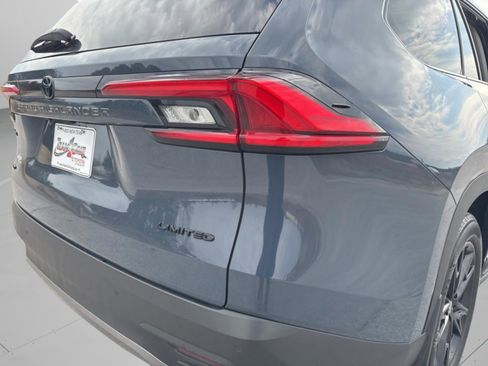 Used 2024 Toyota Grand Highlander Limited image 37