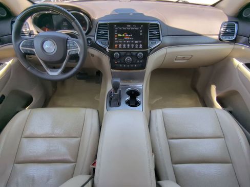 Used 2020 Jeep Grand Cherokee Overland AWD/4WD image 15