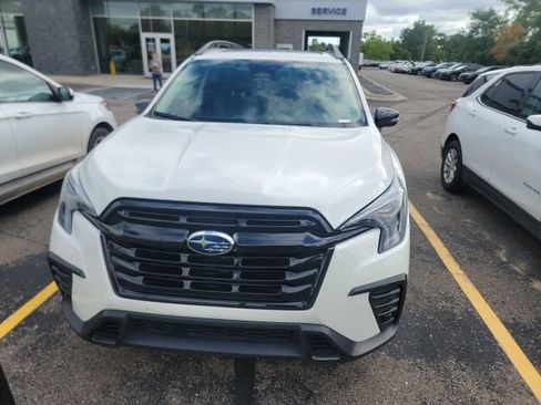 Used 2023 Subaru Ascent Onyx Edition AWD/4WD image 2