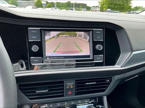 Used 2022 Volkswagen Jetta SE FWD image 14