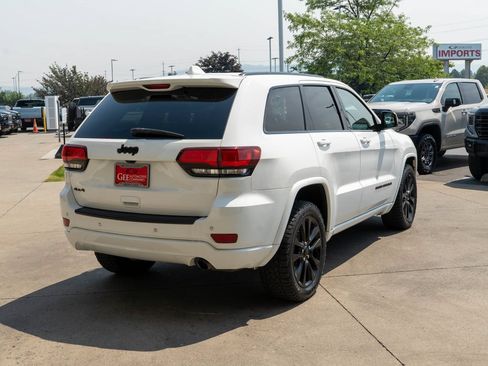 Used 2019 Jeep Grand Cherokee Altitude AWD/4WD image 7