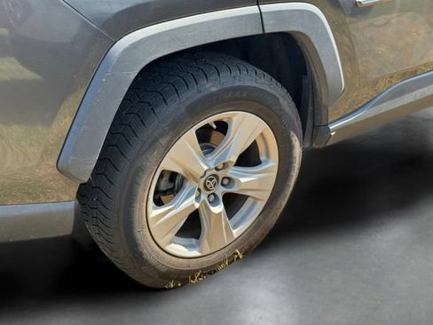 Used 2019 Toyota RAV4 XLE w/ Convenience Package AWD/4WD image 11
