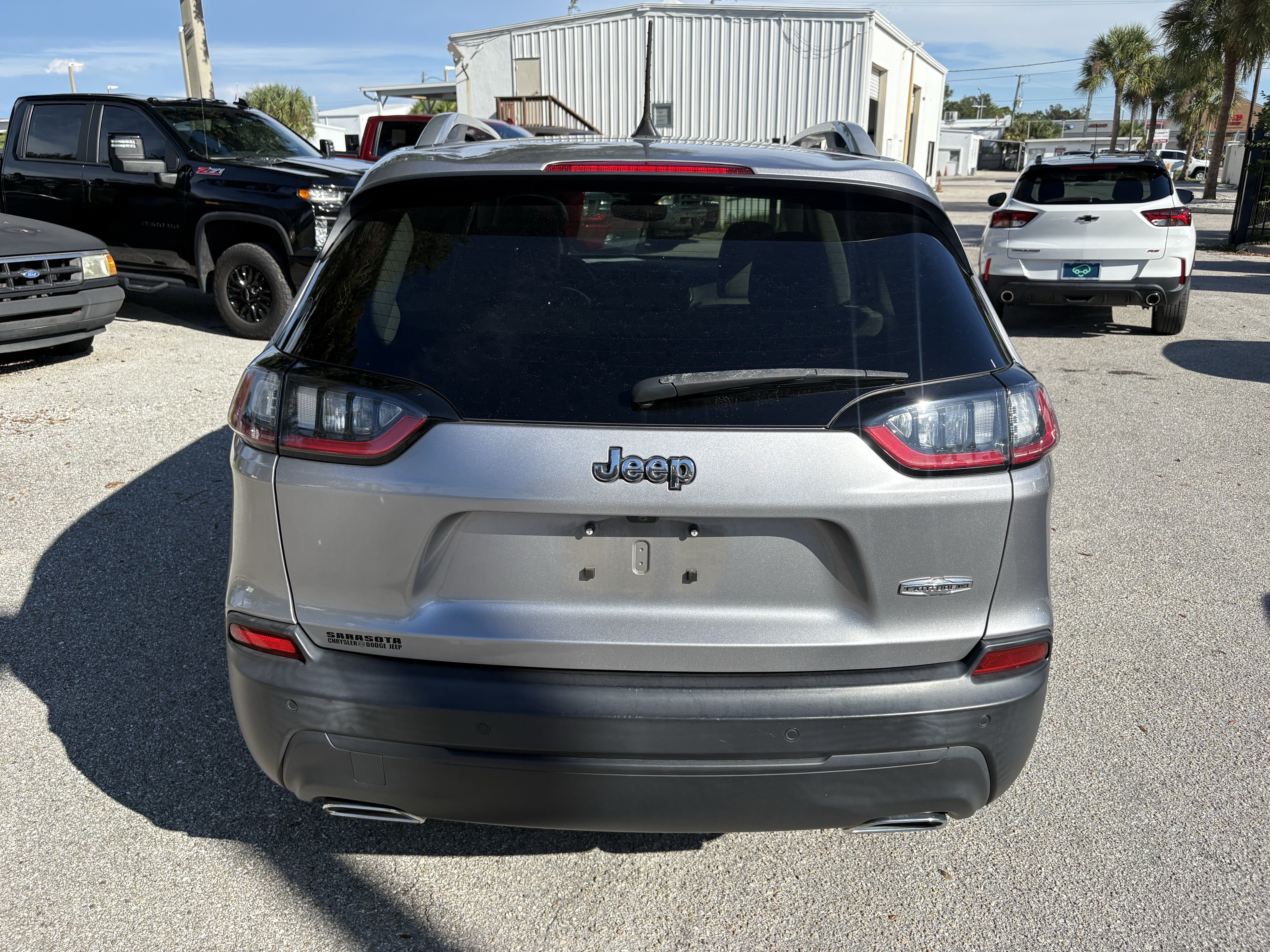 Used 2021 Jeep Cherokee Latitude Lux FWD image 6