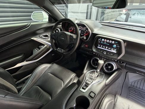 Used 2017 Chevrolet Camaro SS RWD image 23