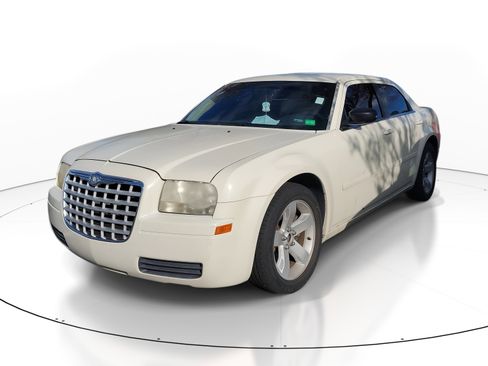 Used 2006 Chrysler 300 image 3