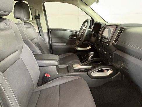 Used 2022 Nissan Frontier SV RWD image 14