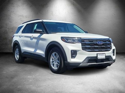 New 2026 Ford Explorer Active w/ Active Comfort Package RWD image 2