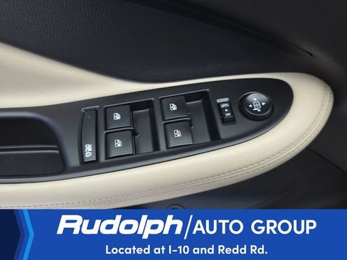 Used 2018 Buick Envision Essence FWD image 12
