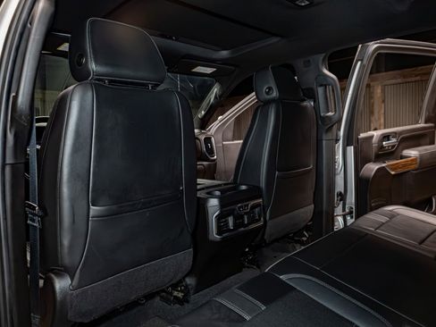 Used 2022 Chevrolet Silverado 2500 High Country w/ Technology Package image 25