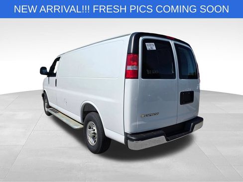 Used 2025 Chevrolet Express 2500 w/ Driver Convenience Package RWD image 6