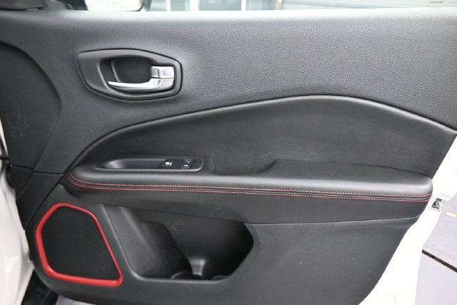 Used 2020 Jeep Compass Trailhawk AWD/4WD image 13