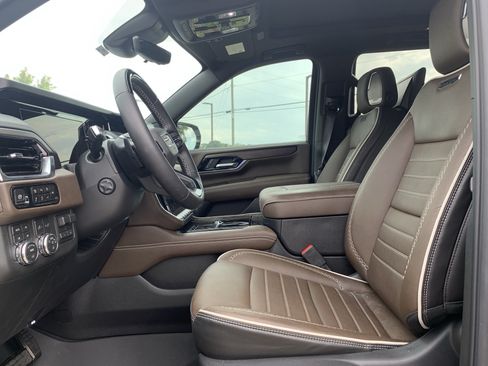 Used 2026 GMC Yukon Denali Ultimate AWD/4WD image 16
