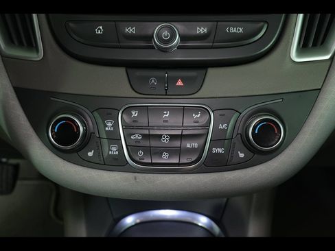 Used 2025 Chevrolet Malibu LT FWD image 25