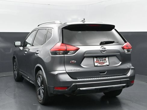 Used 2017 Nissan Rogue SL w/ SL Premium Package FWD image 4