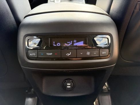 Used 2025 Hyundai Palisade SEL FWD image 17